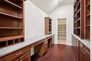 7211 Beranger Dr, Irving, TX 75063 - Photo 30