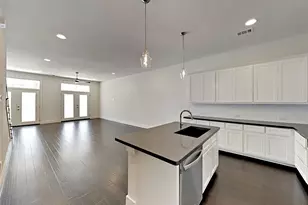 324 Templeton Dr, Fort Worth, TX 76107 - Photo 4