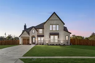 623 Crystal Lk Ln, Red Oak, TX 75154 - Photo 2