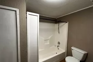 910 W Long St, Stephenville, TX 76401 - Photo 14