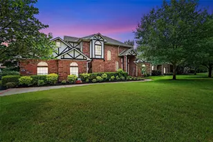 409 Navajo Trail, Lake Kiowa, TX 76240 - Photo 4