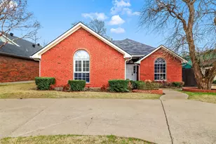 17708 Hillcrest Rd, Dallas, TX 75252 - Photo 1