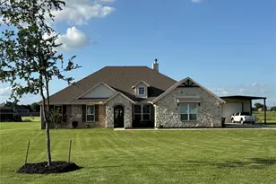 304 Olde Knl Pl, Rio Vista, TX 76093 - Photo 1