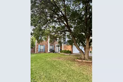 2630 Winslow Drive, Grand Prairie, TX 75052 - Photo 2