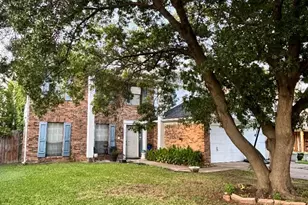 2630 Winslow Dr, Grand Prairie, TX 75052 - Photo 2