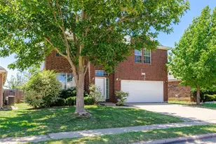 513 Pineview Ln, Fort Worth, TX 76140 - Photo 2