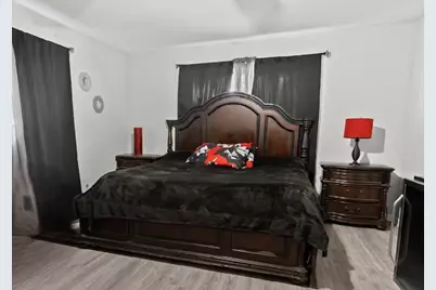 729 Surrey Circle, Grand Prairie, TX 75050 - Photo 10