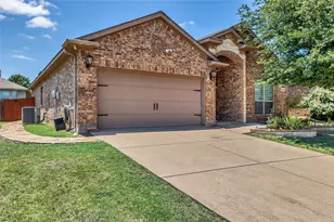 10901 Irish Glen Trail, Fort Worth, TX 76052 - Photo 2
