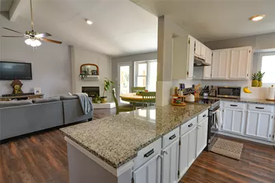 4201 Amherst Lane, Grand Prairie, TX 75052 - Photo 10