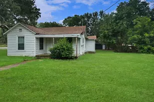 216 19th St, Mineral Wells, TX 76067 - Photo 2