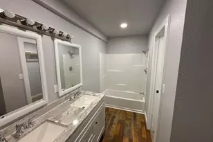 320 W 6th St, Bonham, TX 75418 - Photo 16