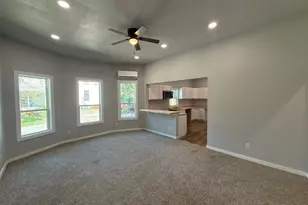 320 W 6th St, Bonham, TX 75418 - Photo 10