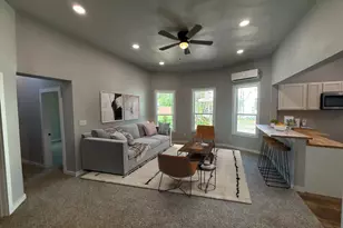 320 W 6th St, Bonham, TX 75418 - Photo 8