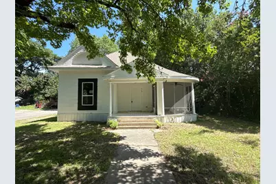 320 W 6th Street, Bonham, TX 75418 - Photo 1
