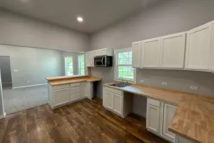 320 W 6th St, Bonham, TX 75418 - Photo 12