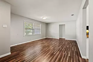 1414 N Binkley St, Sherman, TX 75092 - Photo 4