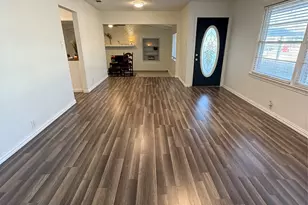 1414 N Binkley St, Sherman, TX 75092 - Photo 4