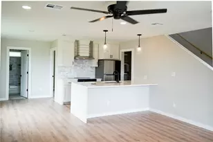 705 S 15th St, Waco, TX 76706 - Photo 2