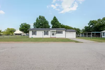 1503 SW 6th Avenue, Mineral Wells, TX 76067 - Photo 1