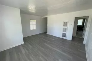 2011 Gilbert Ave, Wichita Falls, TX 76301 - Photo 2