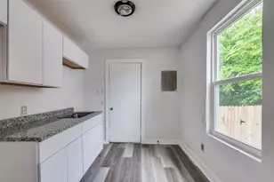 1236 E Powell Ave, Fort Worth, TX 76104 - Photo 10