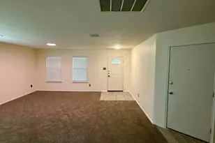 8105 York Beach Pl, Arlington, TX 76002 - Photo 4