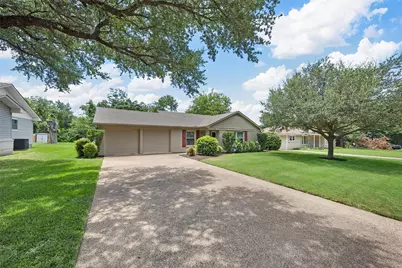 3400 Lyle Avenue, Waco, TX 76708 - Photo 2