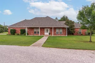 262 Briarcreek Rd, Whitesboro, TX 76273 - Photo 2