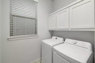 8222 Milroy Ln, Dallas, TX 75231 - Photo 28