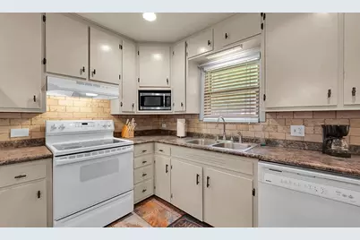 145 Darden Drive, Robinson, TX 76706 - Photo 8