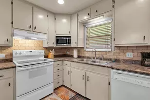 145 Darden Dr, Robinson, TX 76706 - Photo 8