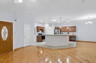 102 Royal Crest Ct, Red Oak, TX 75154 - Photo 4