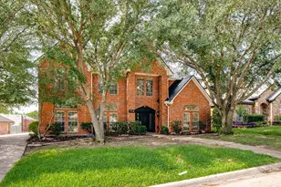 713 Paul Dr, Hurst, TX 76054 - Photo 2