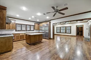 3328 W 4th St, Fort Worth, TX 76107 - Photo 10