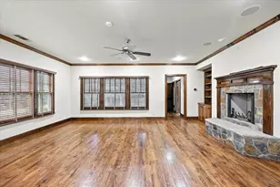 3328 W 4th St, Fort Worth, TX 76107 - Photo 16