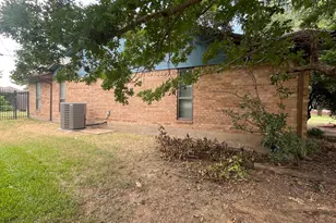 2908 Lakewood Dr, Denton, TX 76207 - Photo 4