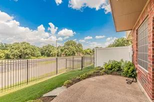 260 Corinna Ct, Hurst, TX 76053 - Photo 32