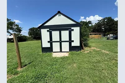 409 Mockingbird Lane, Chico, TX 76431 - Photo 12