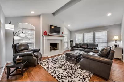 1113 Derbyshire Lane, Carrollton, TX 75007 - Photo 4