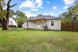 221 Braz St, Bonham, TX 75418 - Photo 2