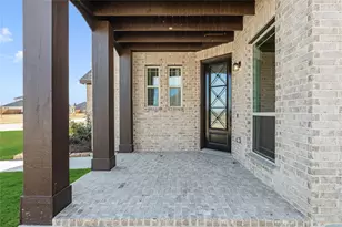 683 Crystal Lk Ln, Red Oak, TX 75154 - Photo 4