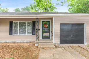 415 Maple Dr, Terrell, TX 75160 - Photo 2