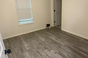 411 Smith St, Bonham, TX 75418 - Photo 8