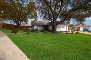 8812 S Normandale St, Fort Worth, TX 76116 - Photo 2