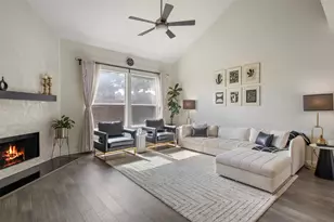 1900 Park Manor Ct, Euless, TX 76039 - Photo 4