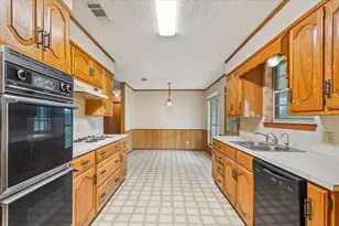 504 N Emerson St, Mart, TX 76664 - Photo 12