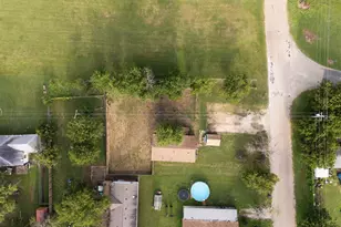 198 E 4th St, Crawford, TX 76638 - Photo 2