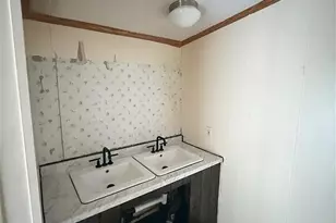 198 E 4th St, Crawford, TX 76638 - Photo 12