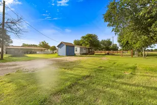 198 E 4th St, Crawford, TX 76638 - Photo 18
