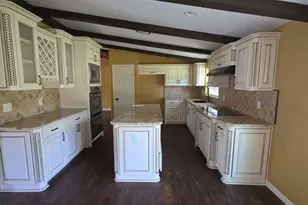 7728 County Rd 915, Joshua, TX 76058 - Photo 12